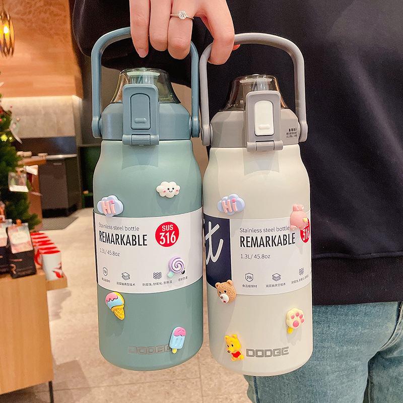 316ステンレス製ストロータンブラー、大容量断熱スポーツウォ - Sports Water Bottle Insulated のレビューと価格
